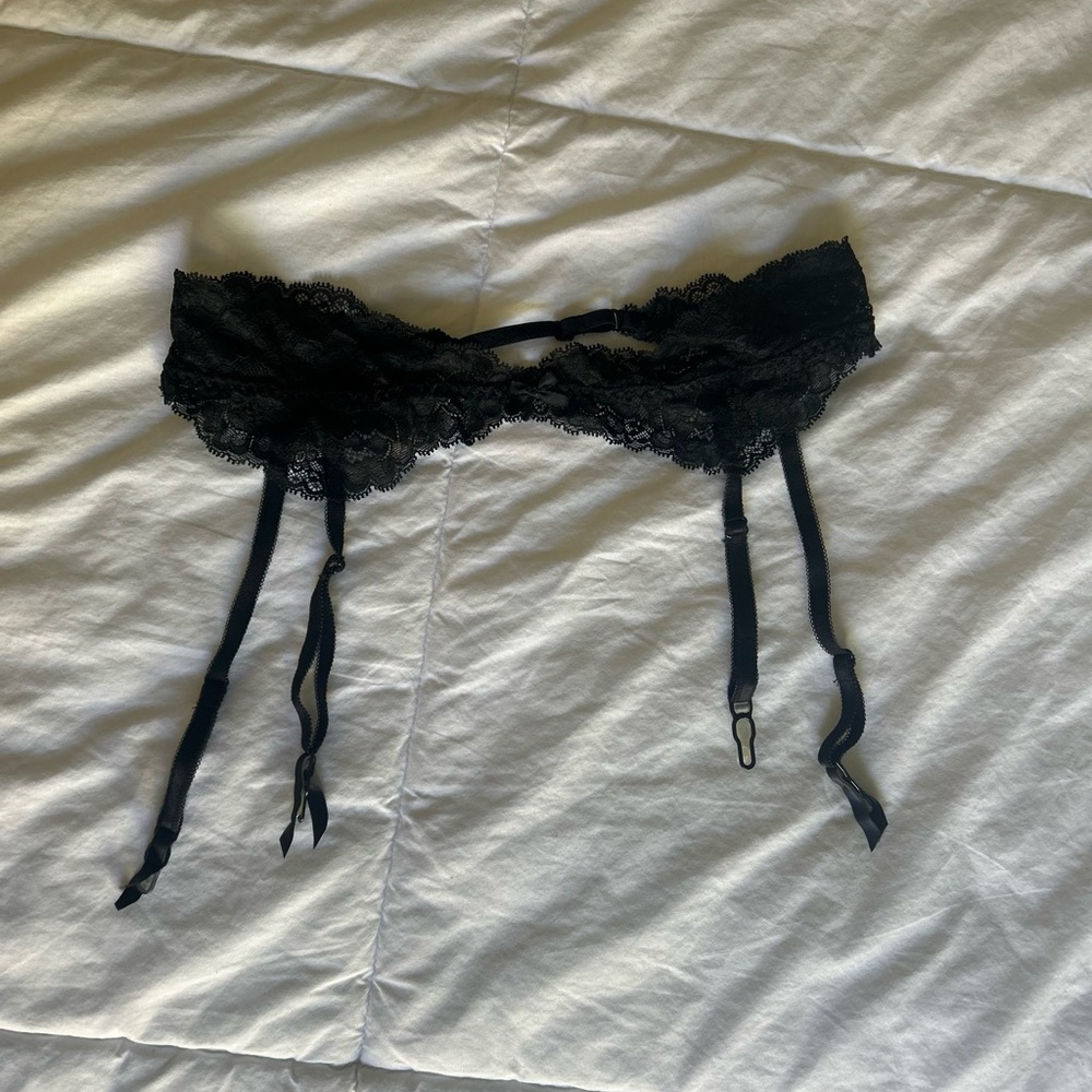 Victoria's Secret Black Lace Garter Belt